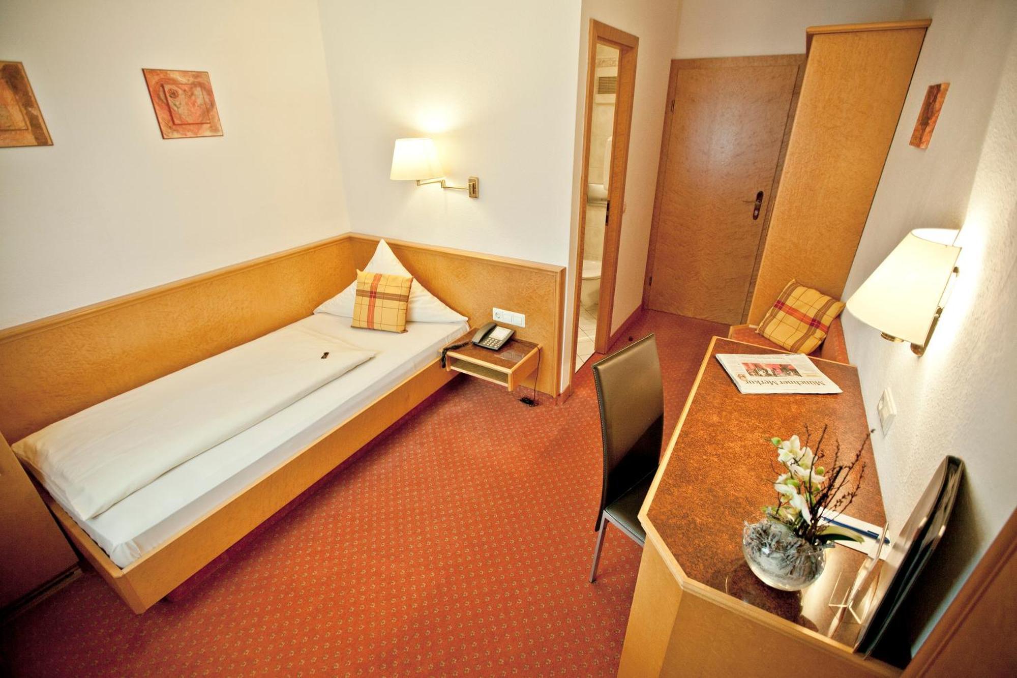 Gräfelfing Wuermtaler Gaestehaus חדר תמונה